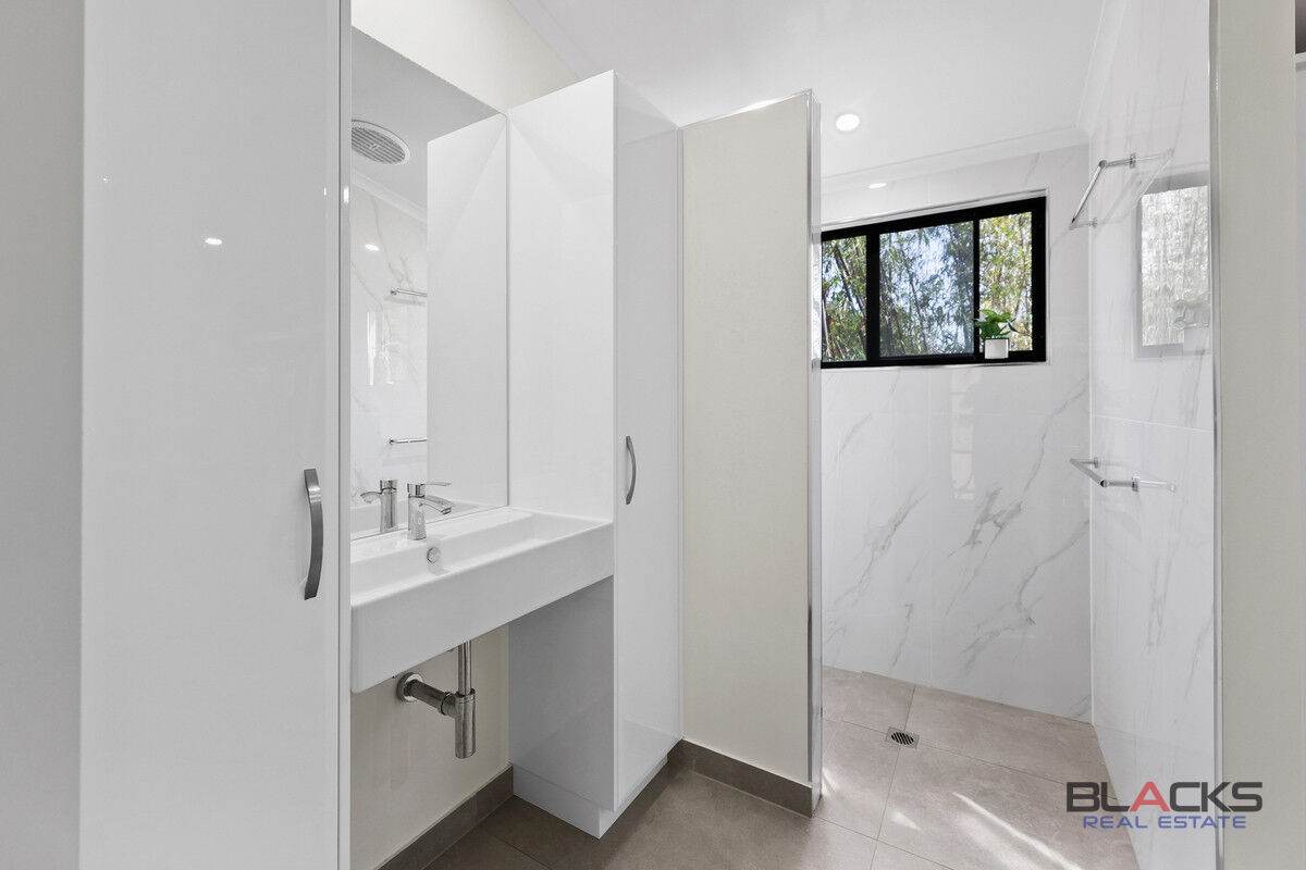 390 Cape Hillsborough Road, Ball Bay For Sale by Farmbuy.com - image 23