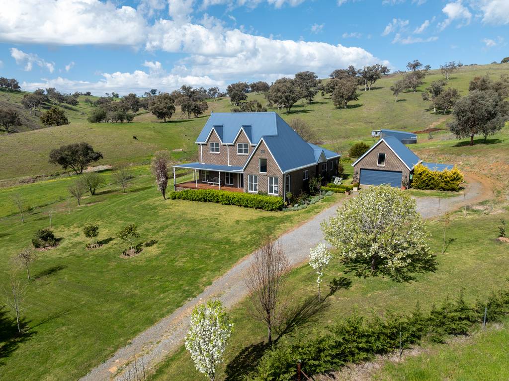 'Pemberley' 57 Bunyarra Lane, Orange NSW 2800