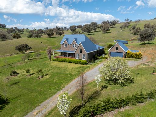 Farm Auction - NSW - Orange - 2800 - A Country Retreat of Rare Distinction 