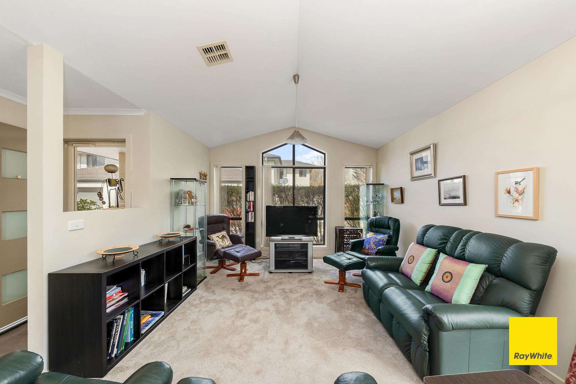 11/4-6 Mcmahon Drive, Bungendore For Sale by Farmbuy.com - image 4