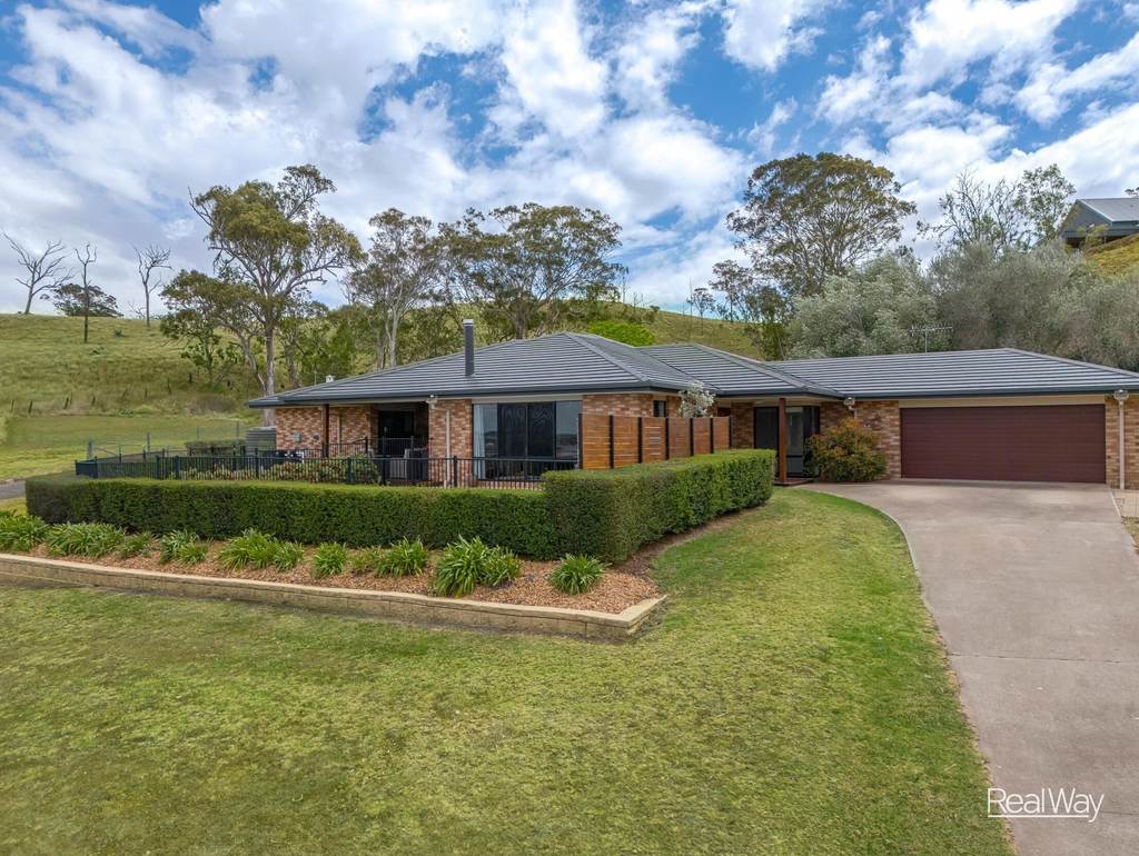 32 Manikato Drive, Hodgson Vale QLD 4352