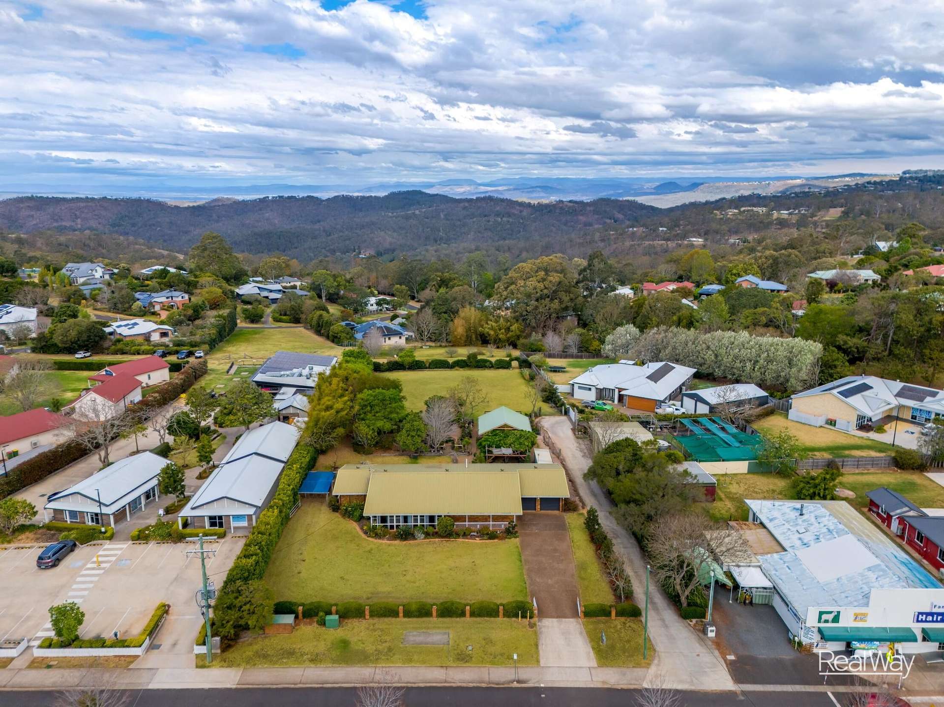 10483 New England Highway, Highfields For Sale by Farmbuy.com - image 1