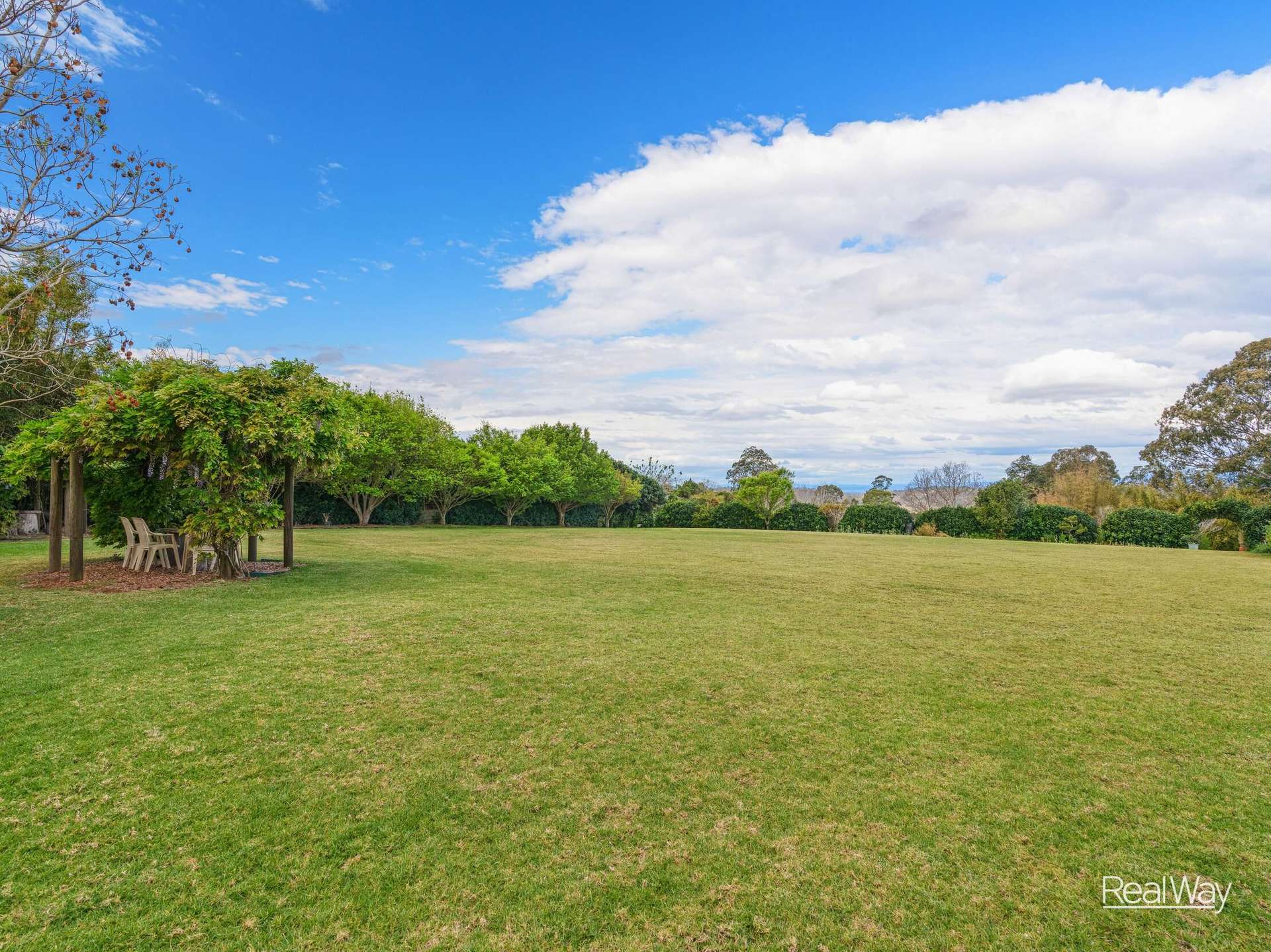 10483 New England Highway, Highfields For Sale by Farmbuy.com - image 11