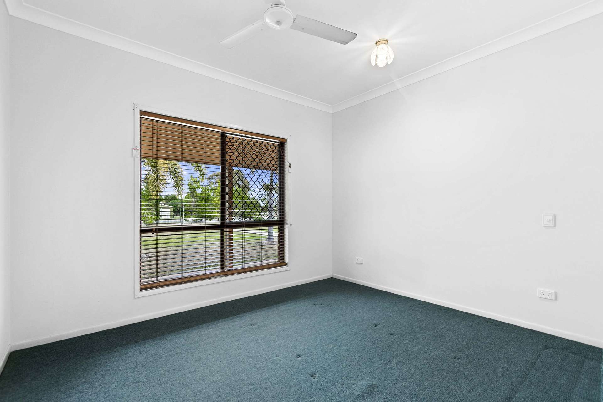 30-32 Orchid Ave, Urangan For Sale by Farmbuy.com - image 13