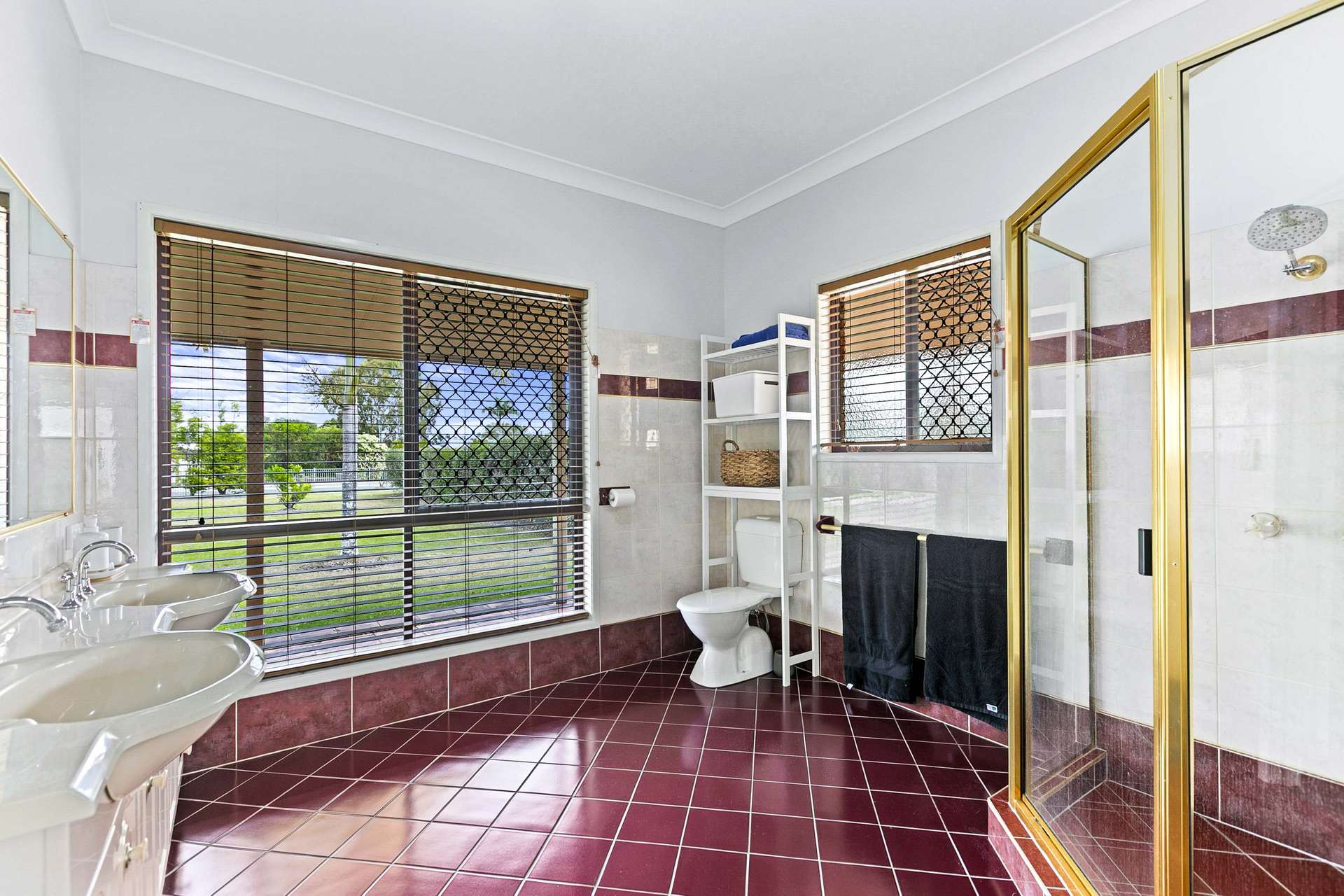 30-32 Orchid Ave, Urangan For Sale by Farmbuy.com - image 11