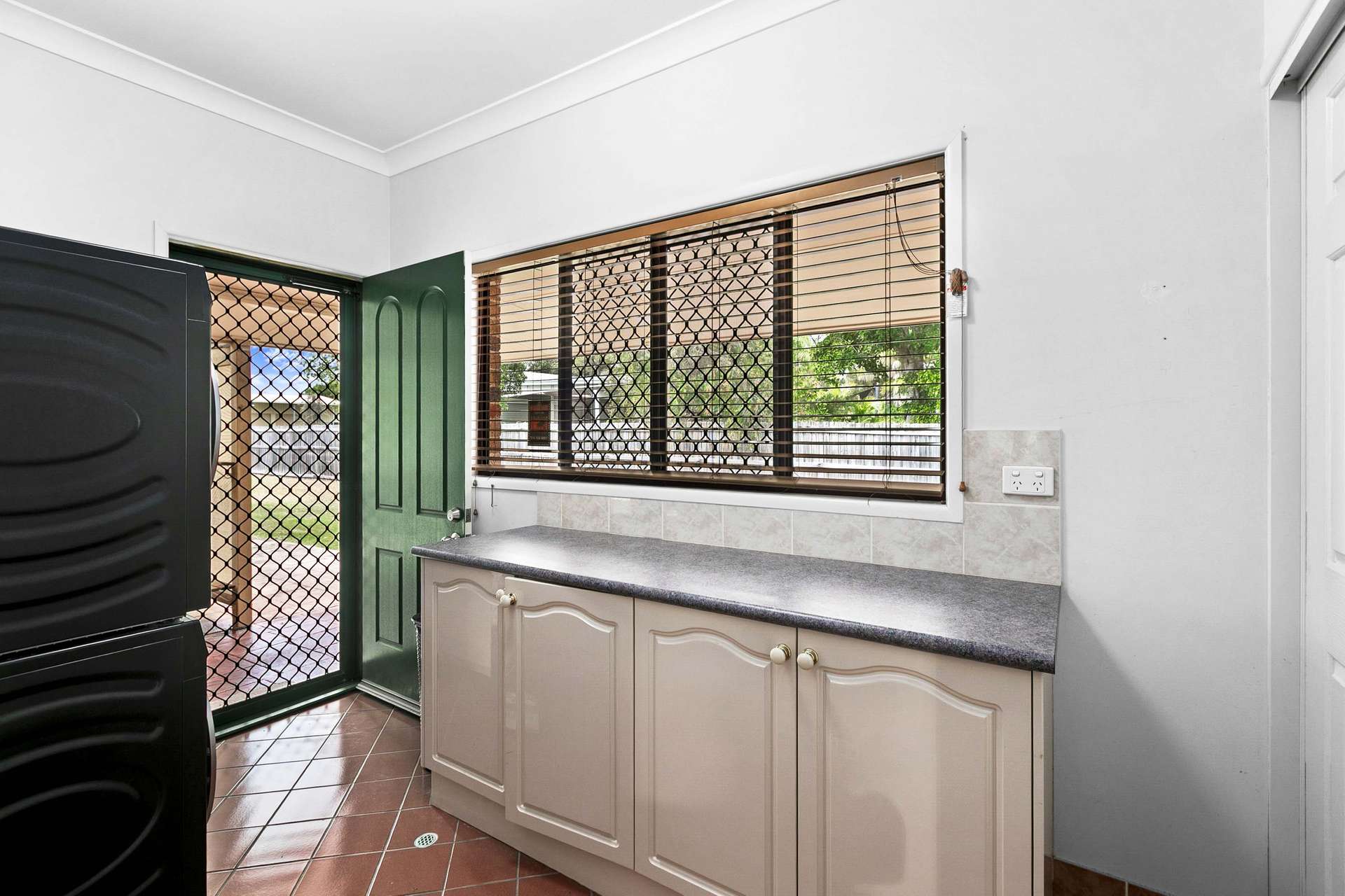 30-32 Orchid Ave, Urangan For Sale by Farmbuy.com - image 17