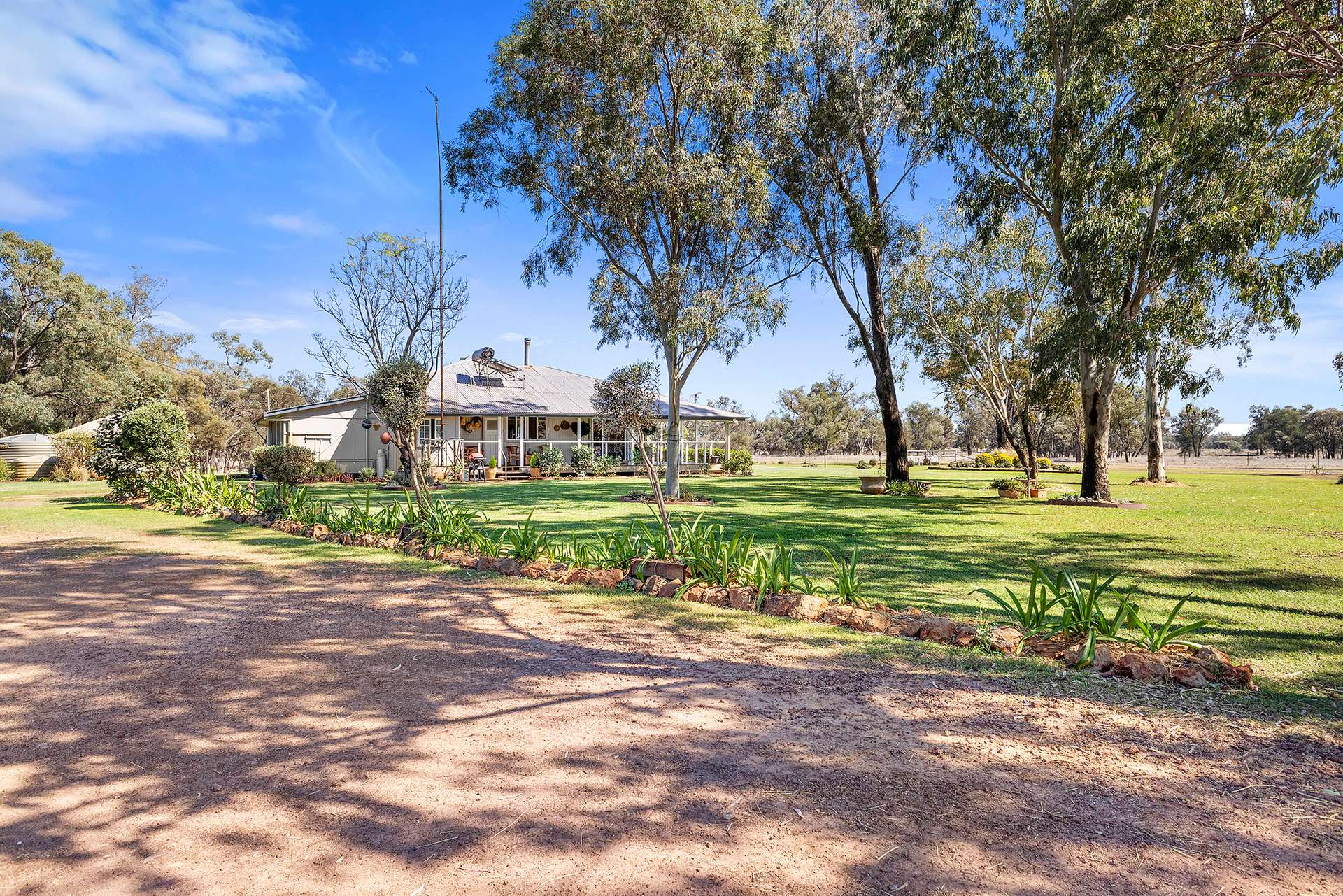 CHERRY PARK 300 GRILLS ROAD, Flinton Auction by Farmbuy.com - image 35