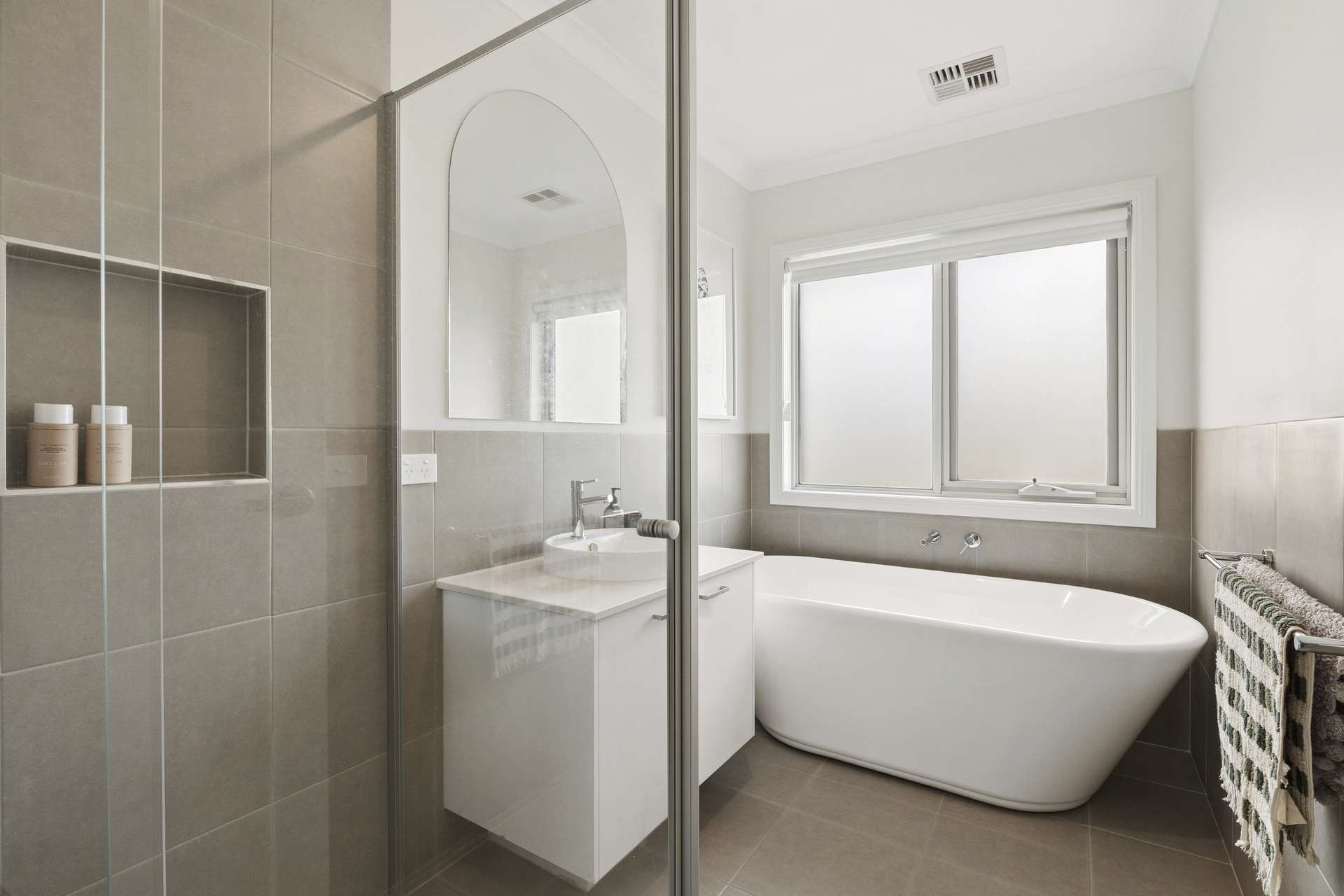 44 Mills Road, Cobden For Sale by Farmbuy.com - image 10