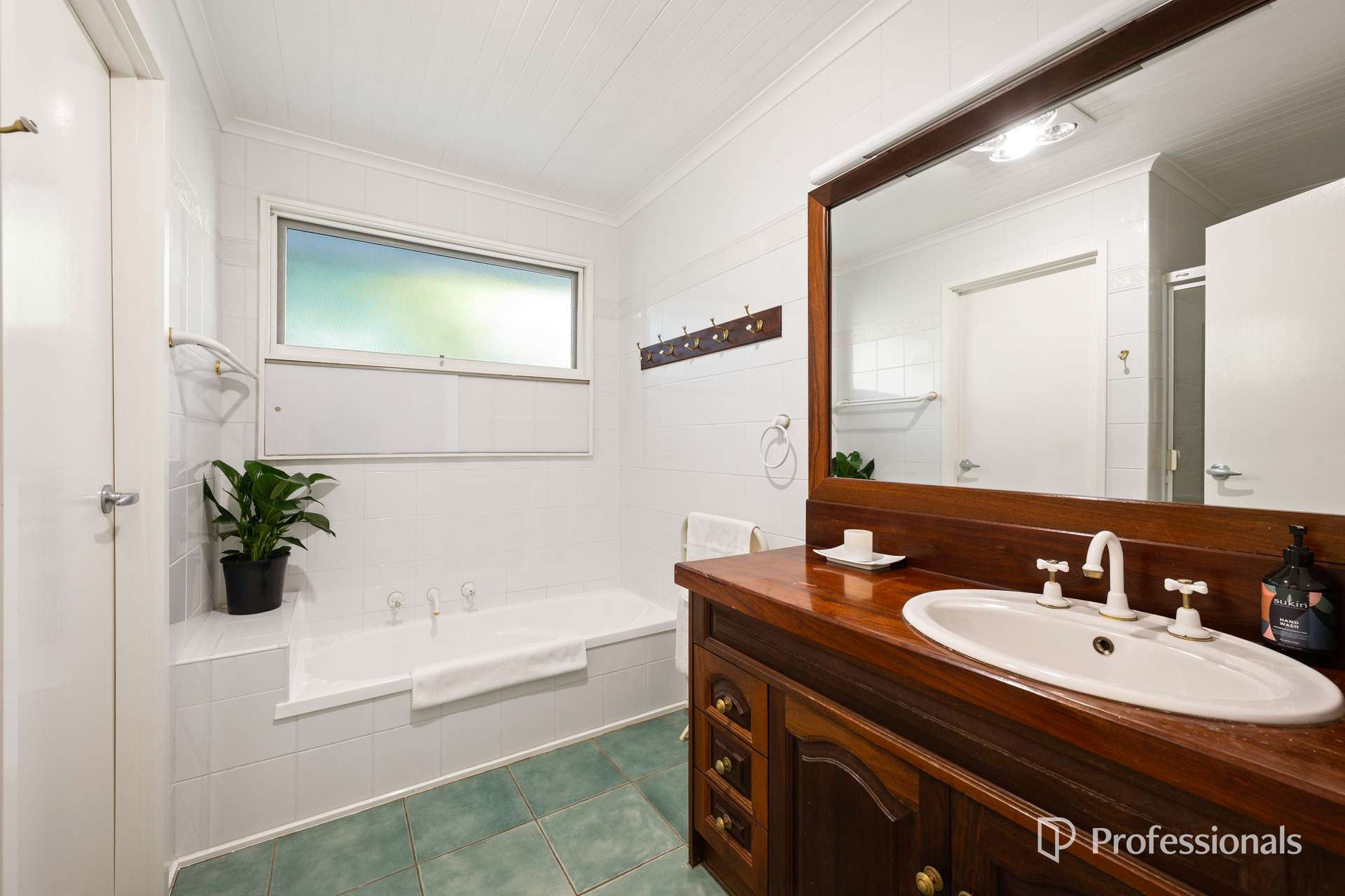 35 Tulloch Street, Millgrove For Sale by Farmbuy.com - image 4