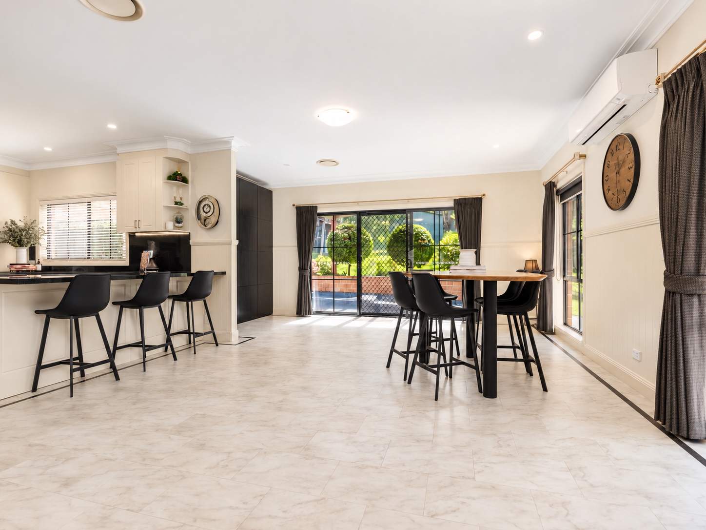 1188 Padman Drive, West Albury For Sale by Farmbuy.com - image 9