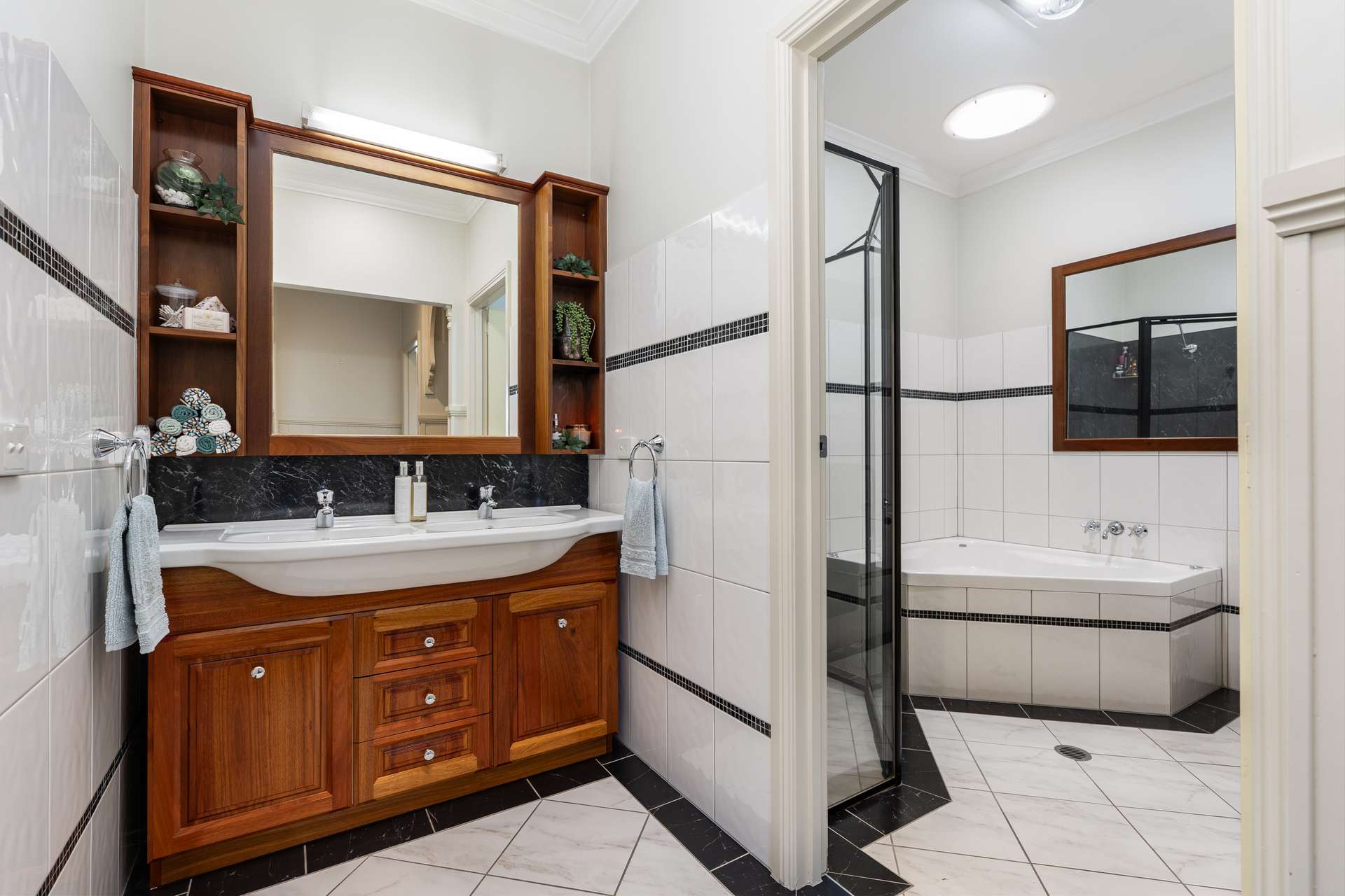 1188 Padman Drive, West Albury For Sale by Farmbuy.com - image 19
