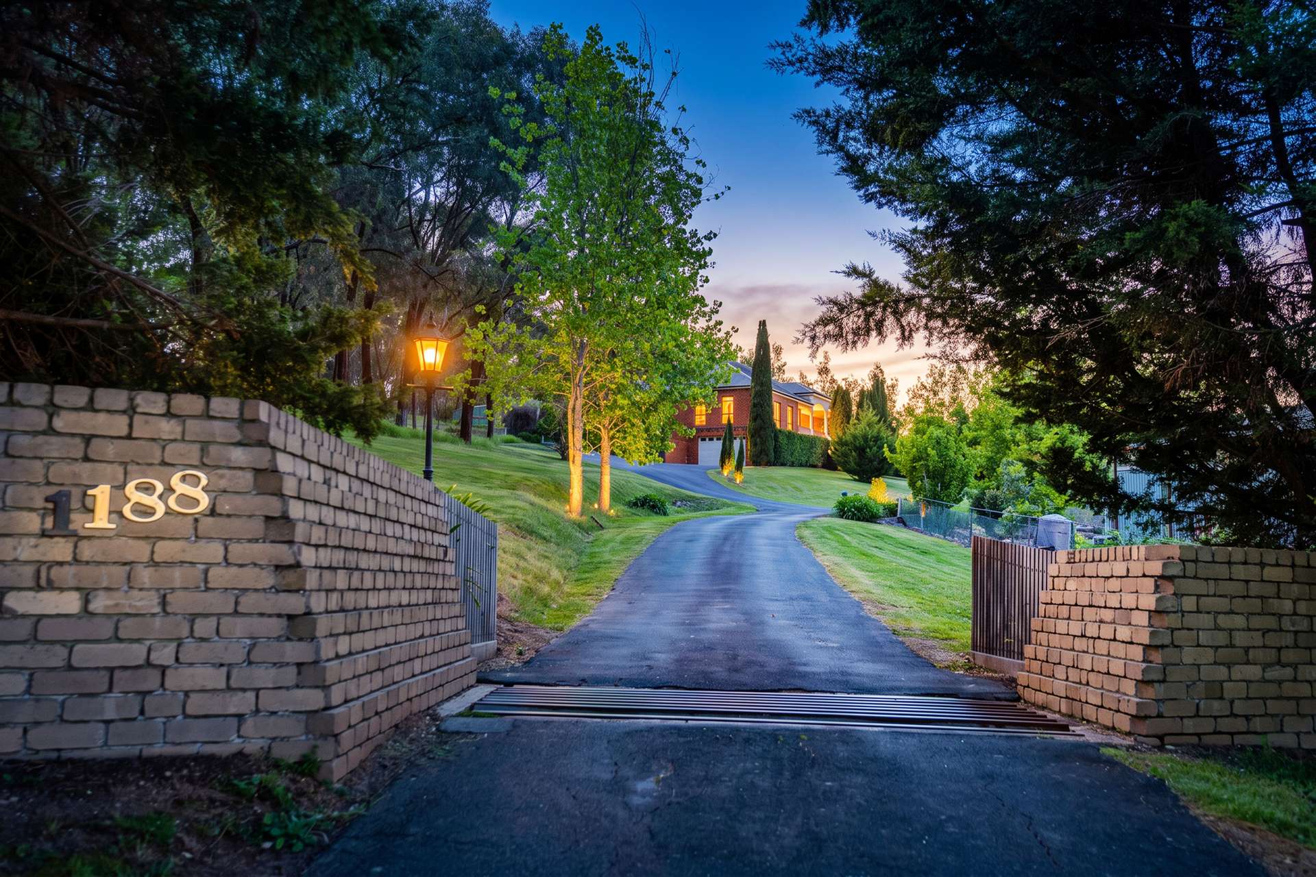 1188 Padman Drive, West Albury For Sale by Farmbuy.com - image 1