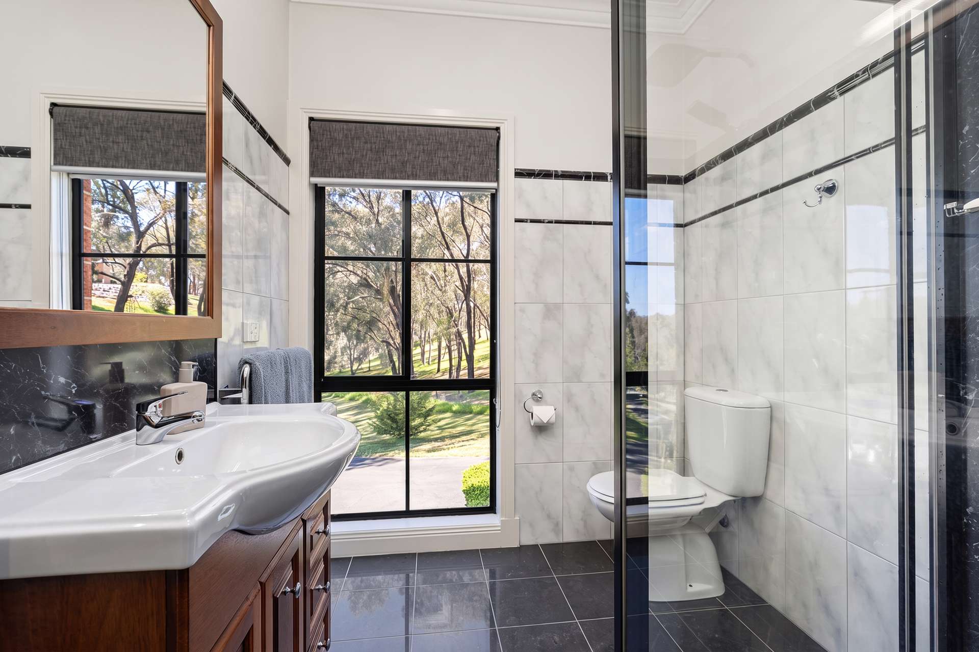 1188 Padman Drive, West Albury For Sale by Farmbuy.com - image 21