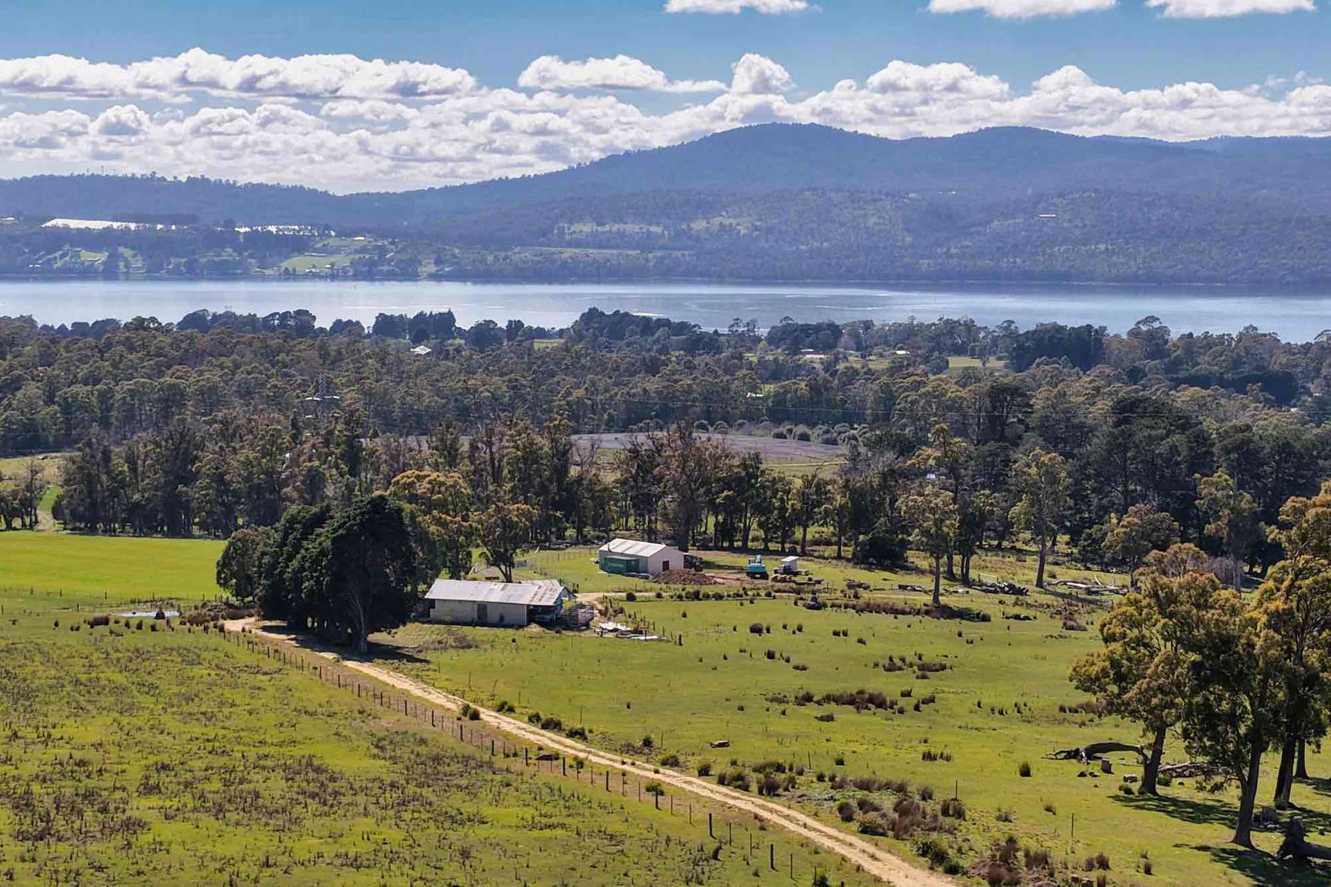 Property/137 Hendersons Lane, Gravelly Beach For Sale by Farmbuy.com - image 6