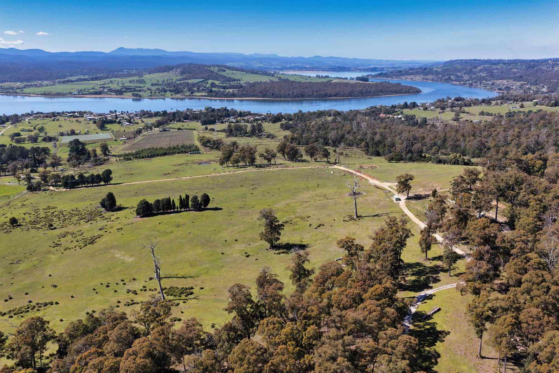 Property/137 Hendersons Lane, Gravelly Beach For Sale by Farmbuy.com - image 4