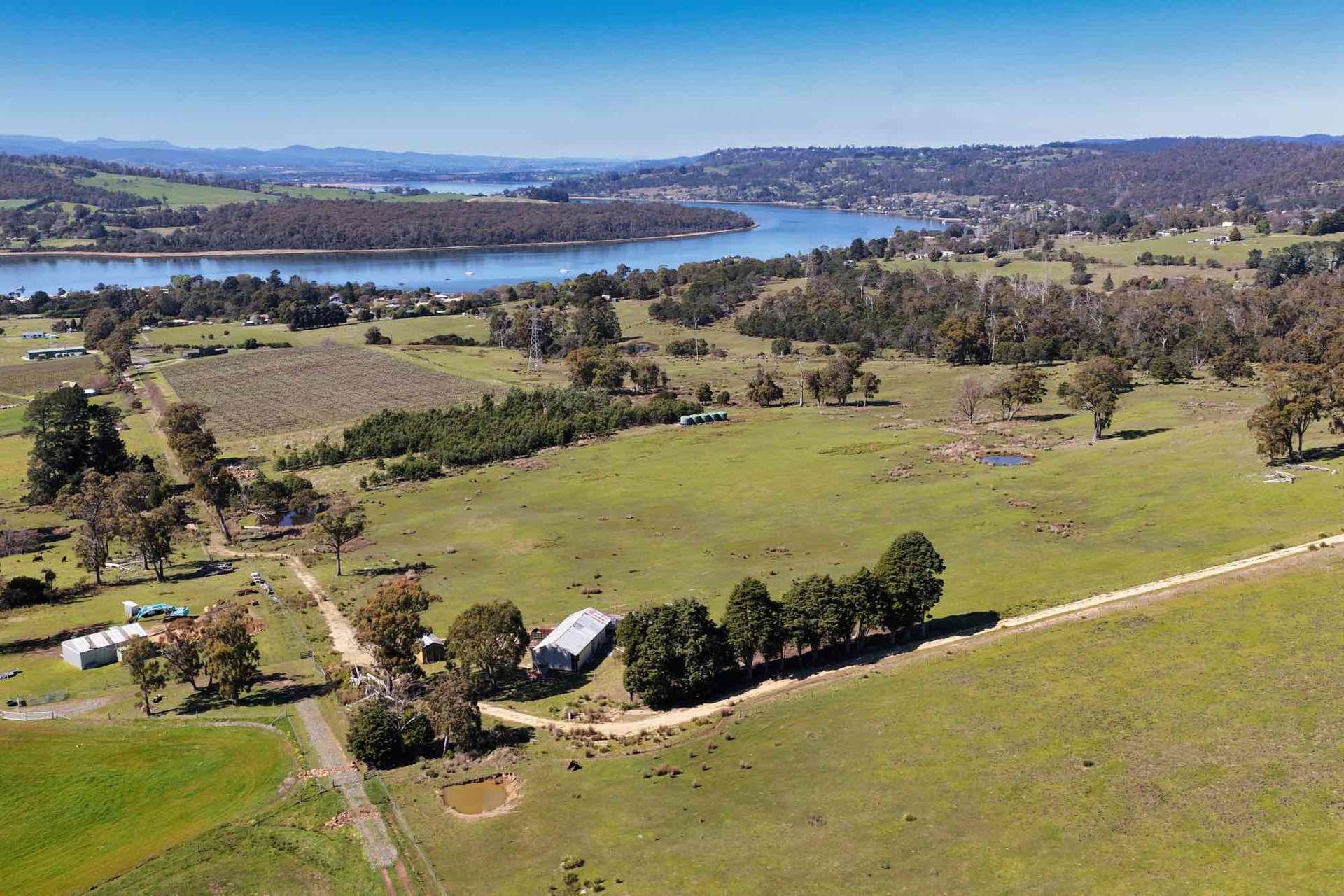 Property/137 Hendersons Lane, Gravelly Beach For Sale by Farmbuy.com - image 1
