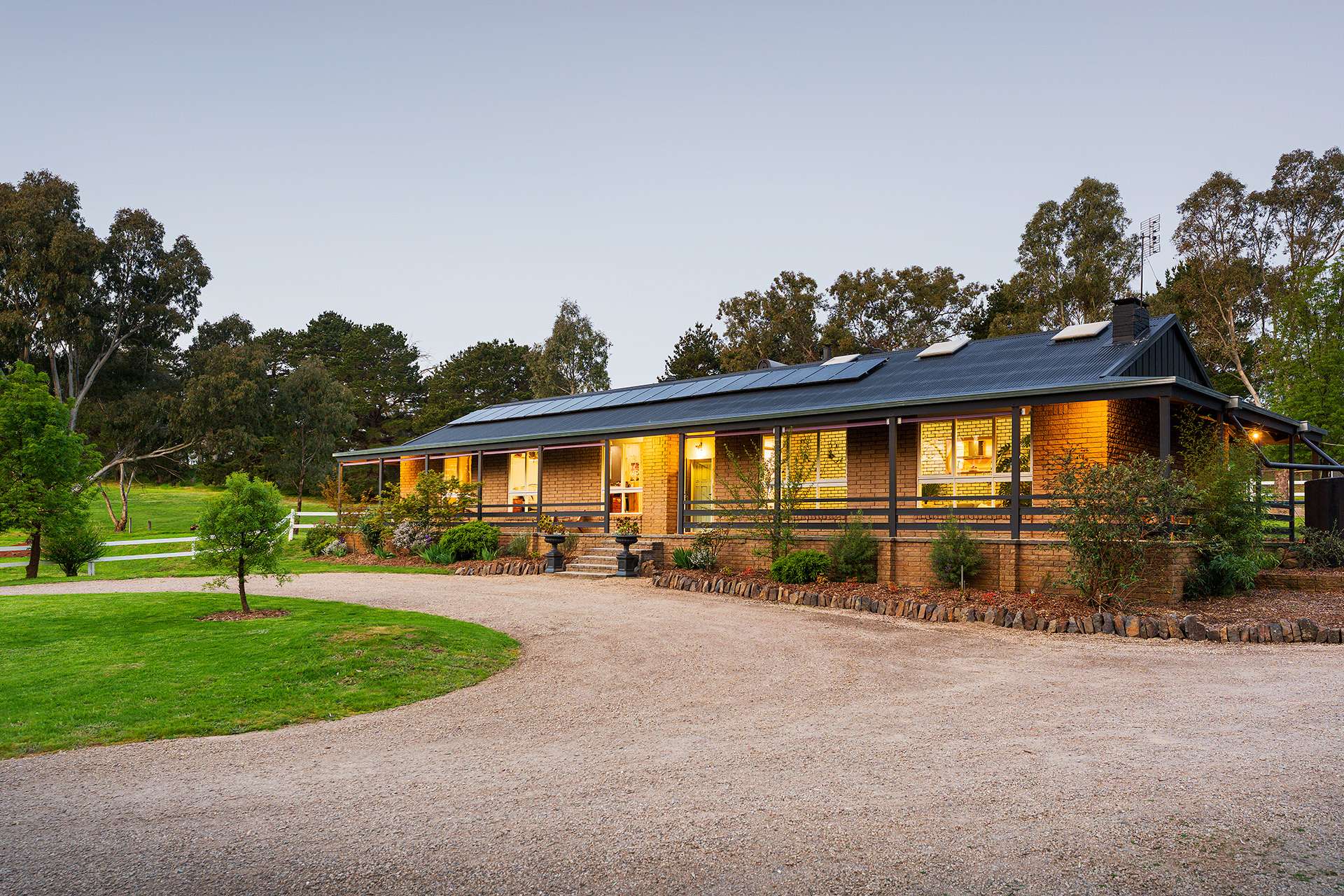 27 Mennens Lane, Harcourt North For Sale by Farmbuy.com - image 2