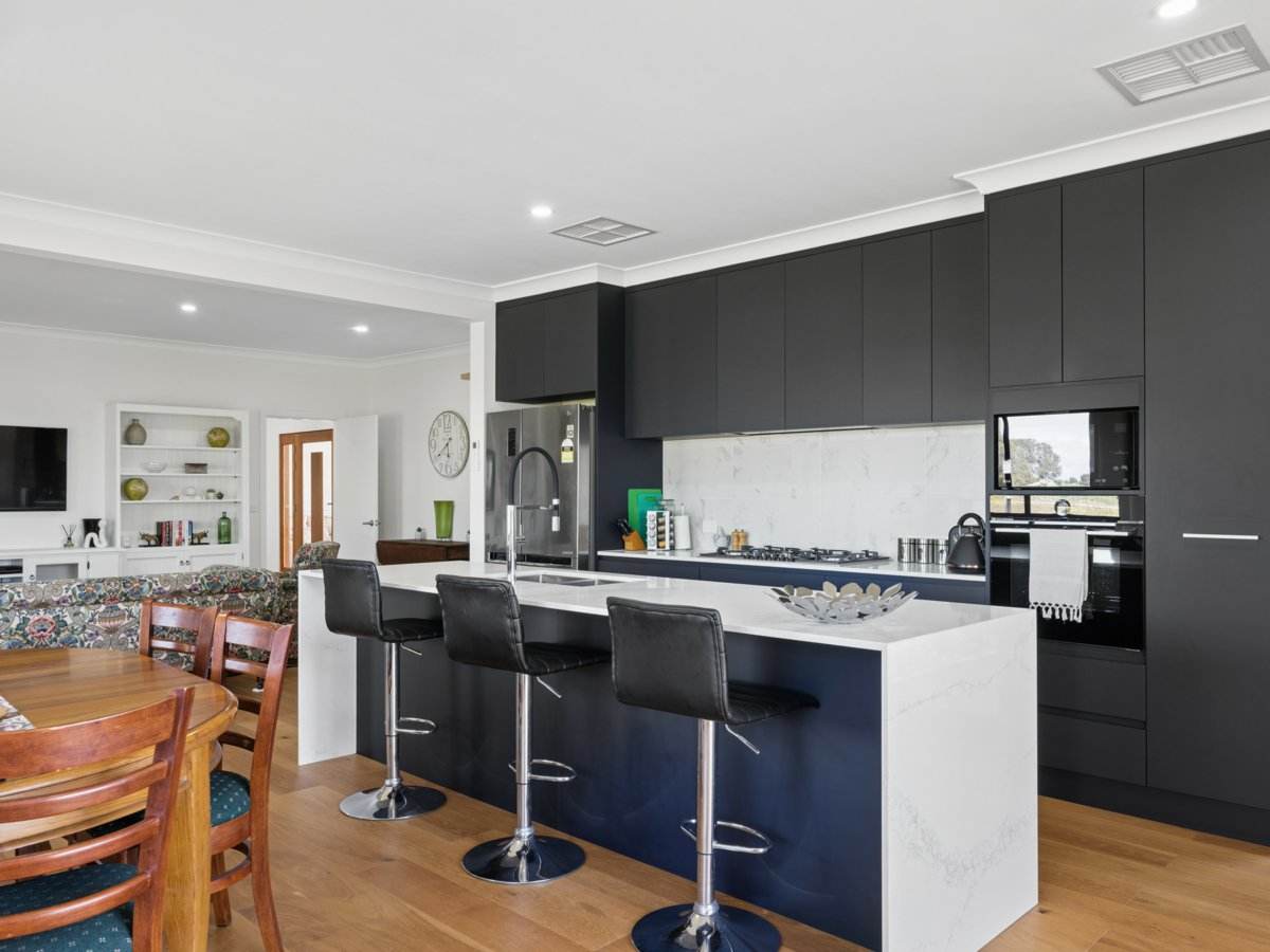 433 Maimuru SS Road Via, Young For Sale by Farmbuy.com - image 9