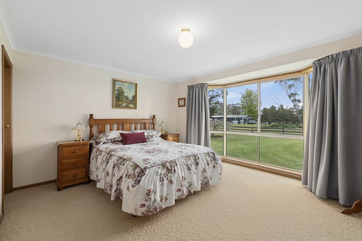 10 Rohans Road, Elingamite For Sale by Farmbuy.com - image 16