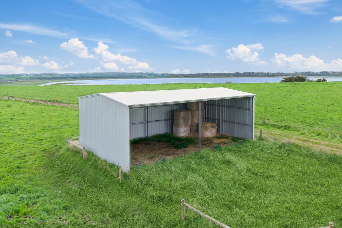 10 Rohans Road, Elingamite For Sale by Farmbuy.com - image 24