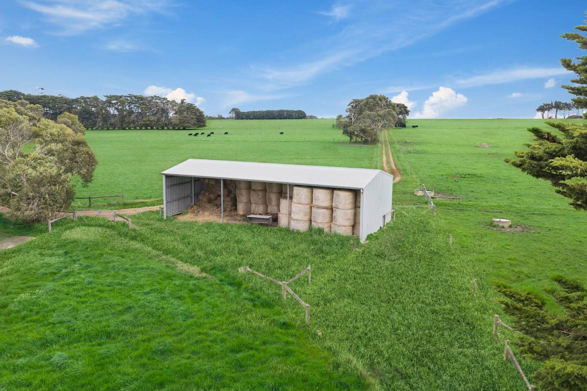 10 Rohans Road, Elingamite For Sale by Farmbuy.com - image 23
