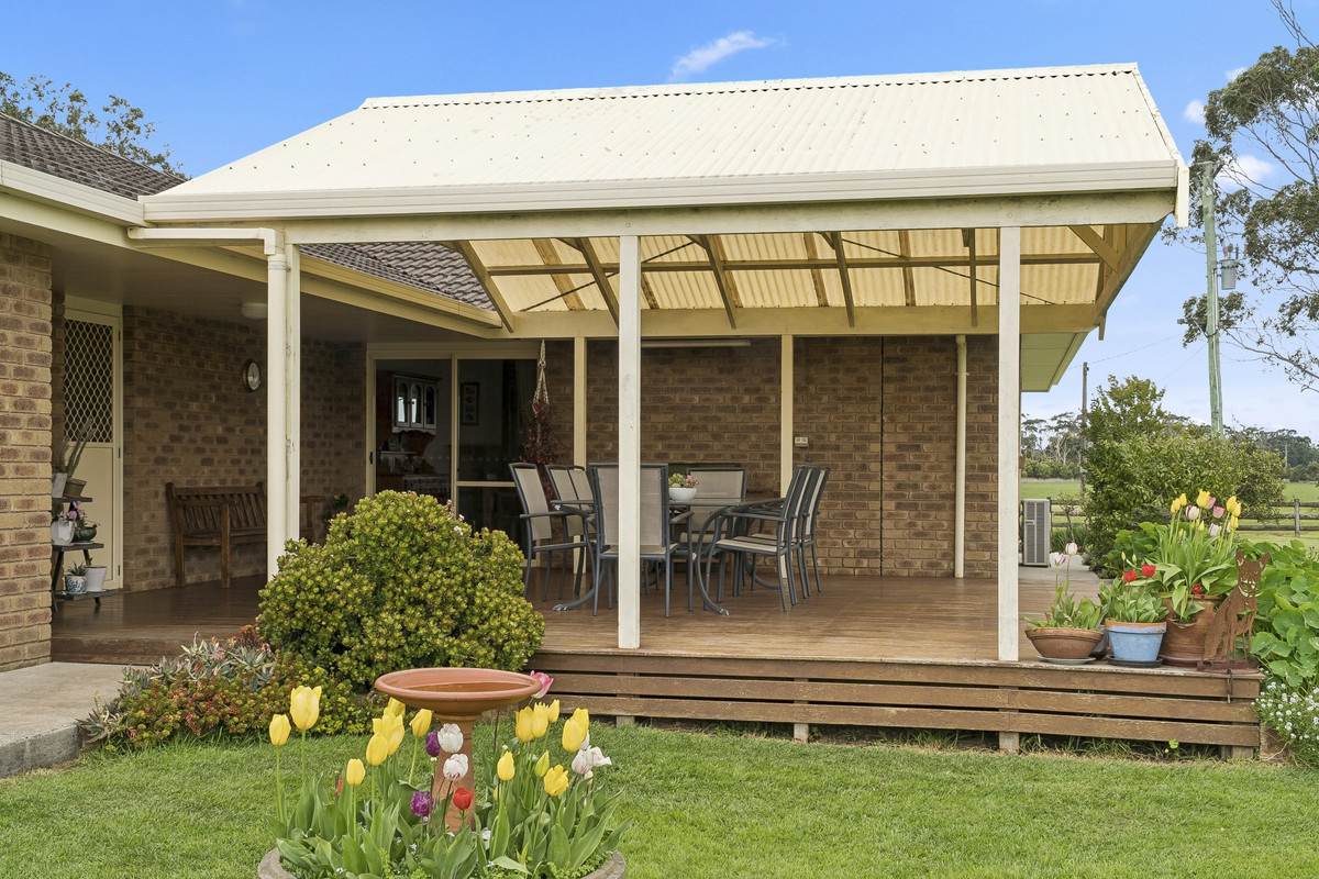 10 Rohans Road, Elingamite For Sale by Farmbuy.com - image 19