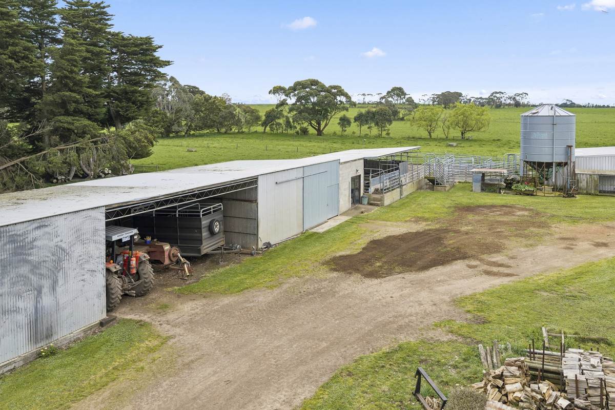 10 Rohans Road, Elingamite For Sale by Farmbuy.com - image 22