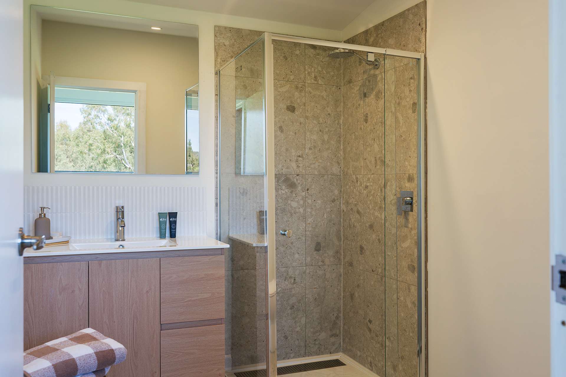 6 Happy Valley Road, Castlemaine For Sale by Farmbuy.com - image 17
