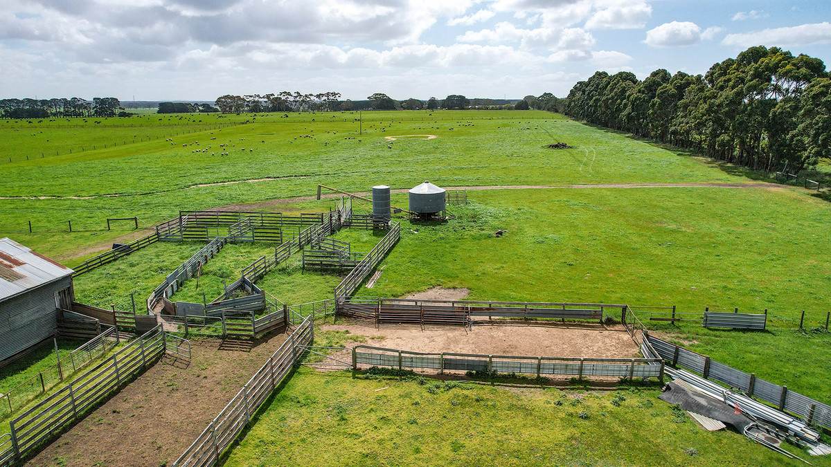 'The Paddock' Warrnambool-Caramut Road, Woolsthorpe For Sale by Farmbuy.com - image 8