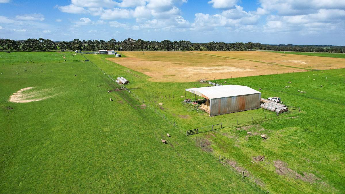 'The Paddock' Warrnambool-Caramut Road, Woolsthorpe For Sale by Farmbuy.com - image 11