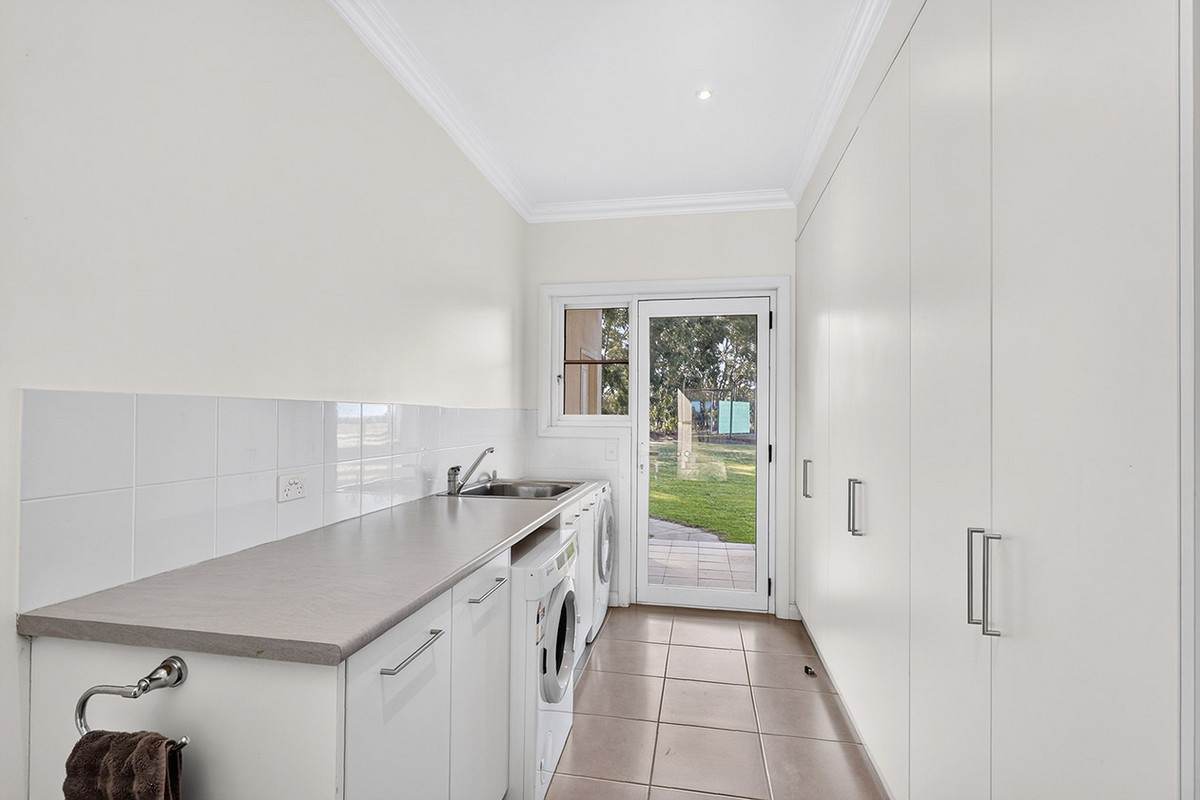'Nella Park' 135 Hartwicks Road, Hamilton For Sale by Farmbuy.com - image 15