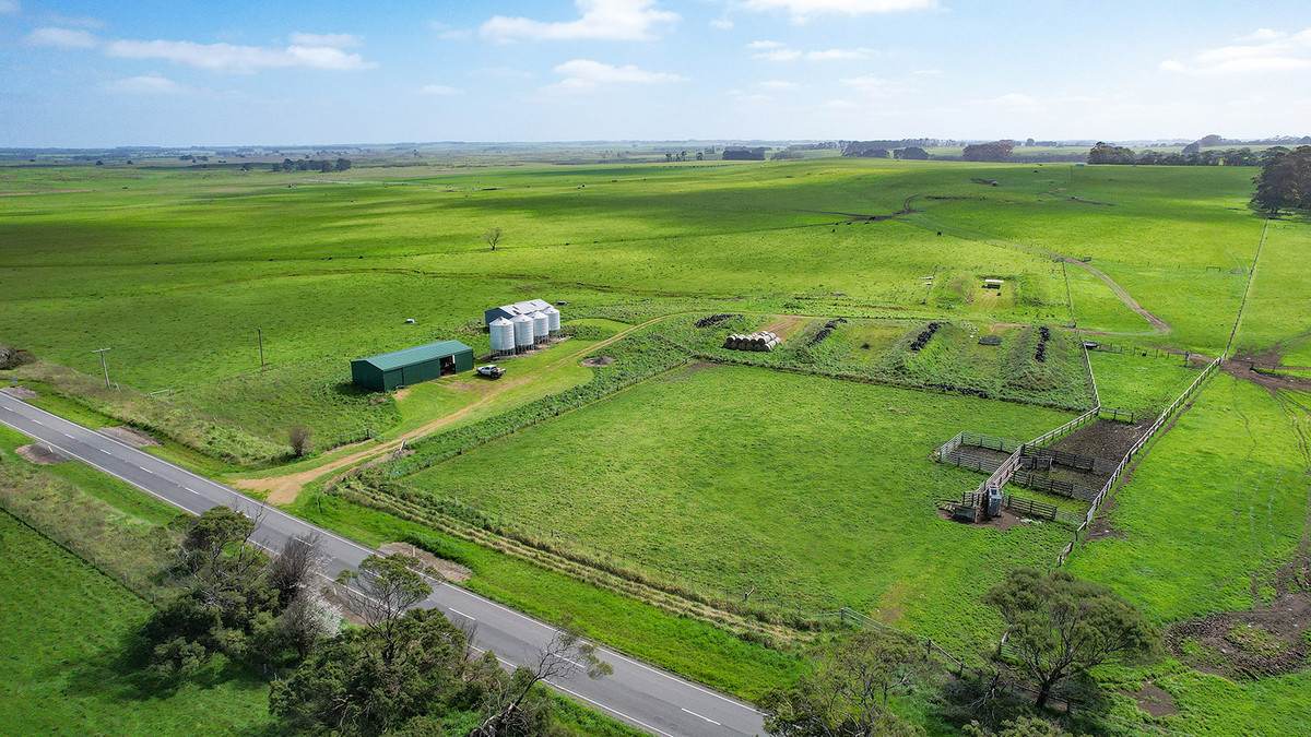 'Moloneys' 1210 Woolsthorpe-Heywood Road, Hawkesdale For Sale by Farmbuy.com - image 2