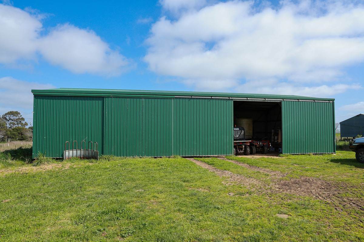 'Moloneys' 1210 Woolsthorpe-Heywood Road, Hawkesdale For Sale by Farmbuy.com - image 6