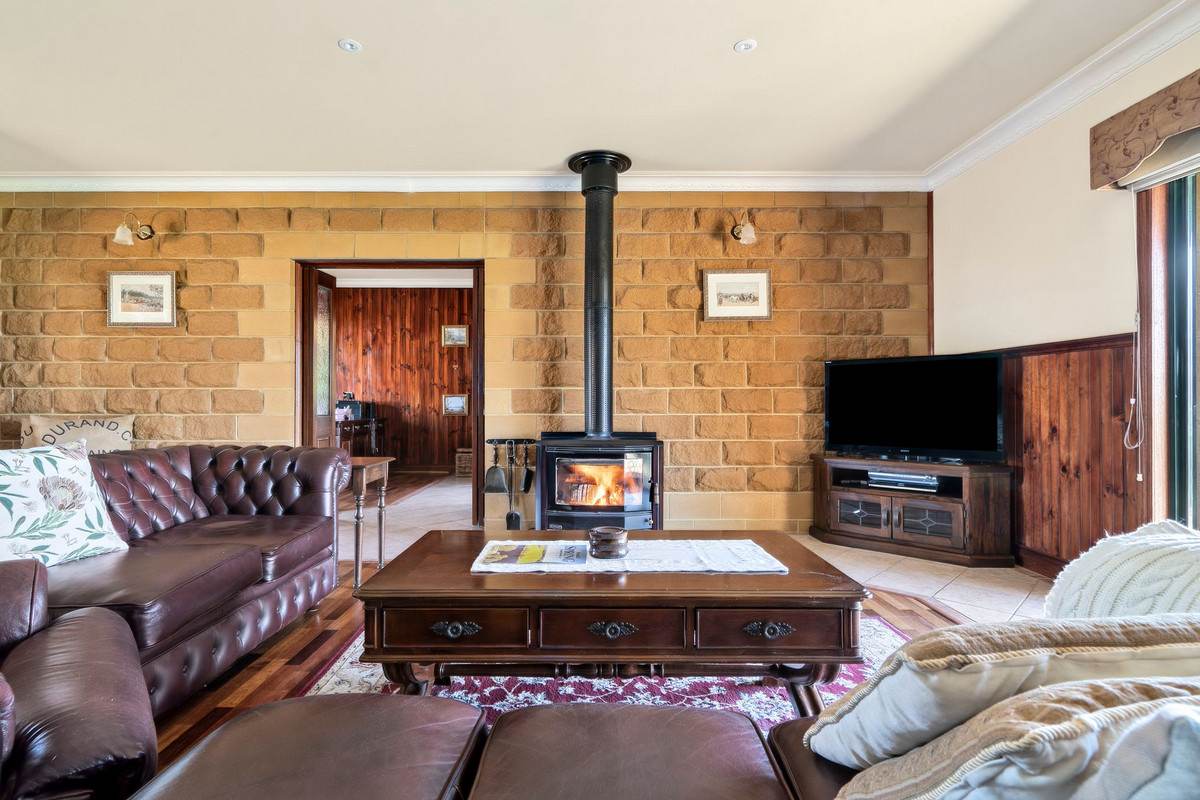 265 Old Boundary Road, Anakie For Sale by Farmbuy.com - image 10