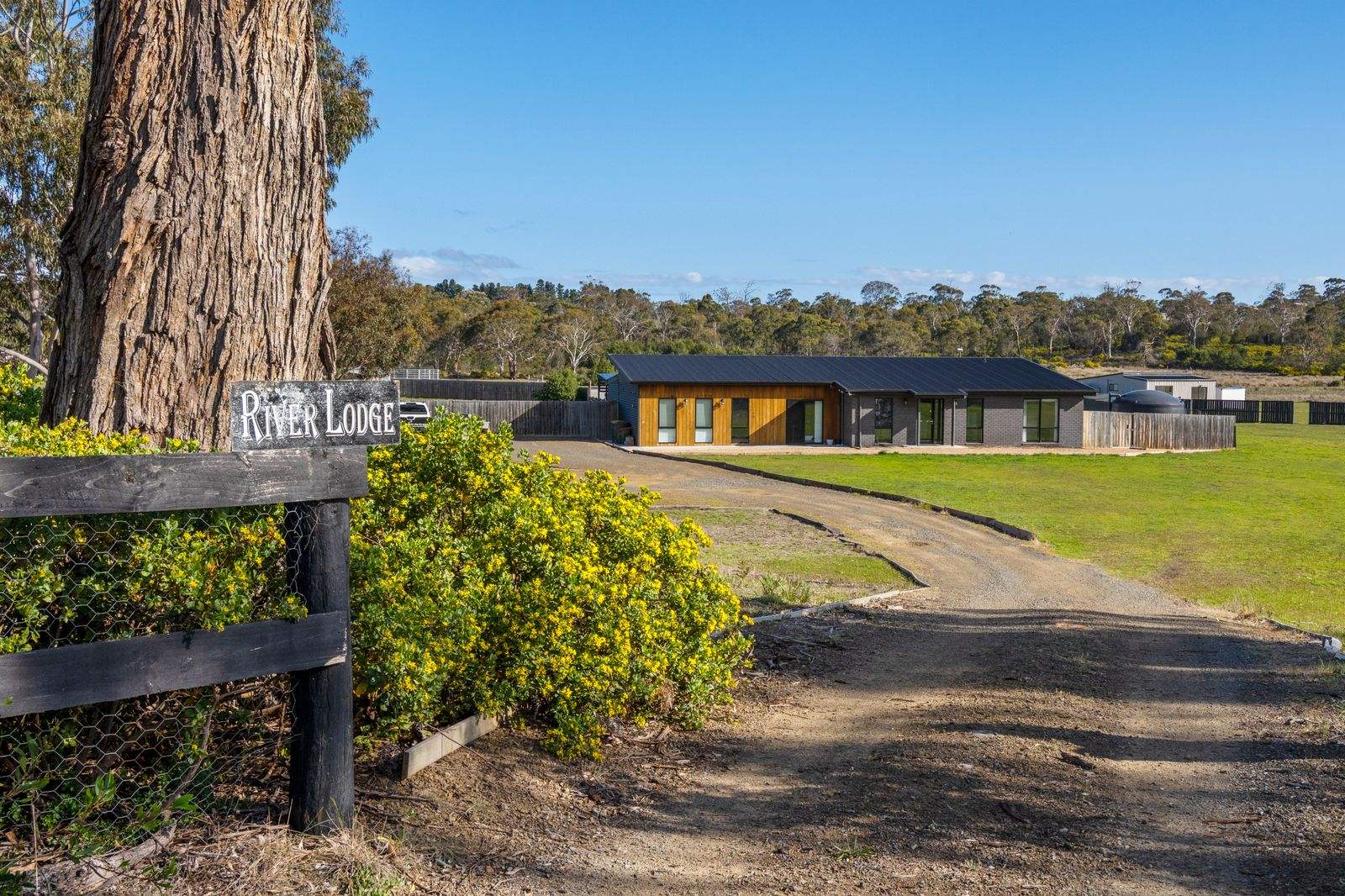 57 Carlton River Road, Dodges Ferry For Sale by Farmbuy.com - image 1