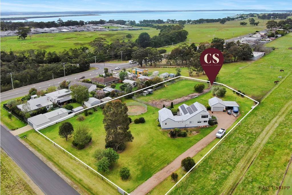 5 Mctaggarts Road, Eagle Point VIC 3878