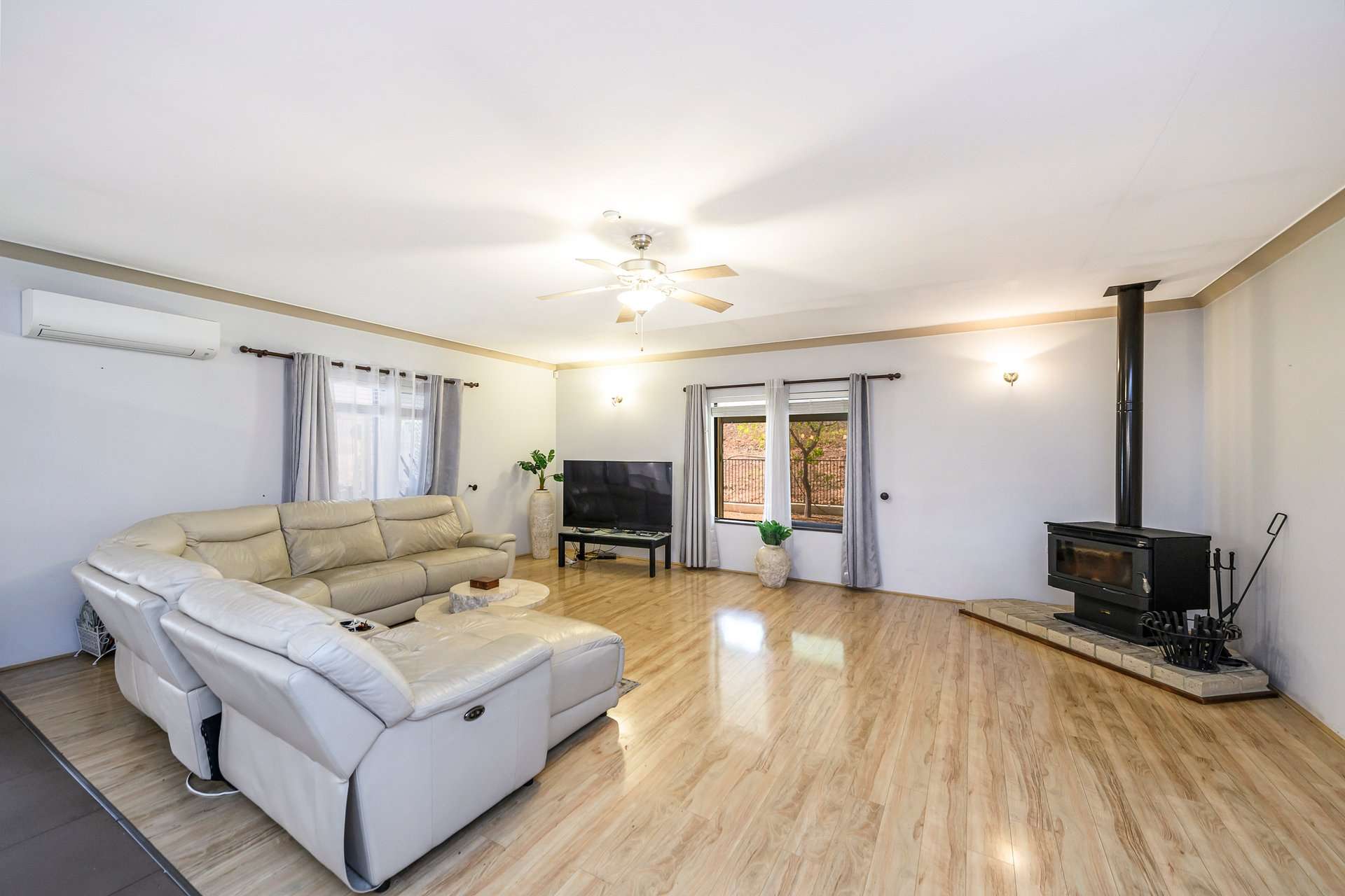 216 Powderbark Road, Lower Chittering For Sale by Farmbuy.com - image 9