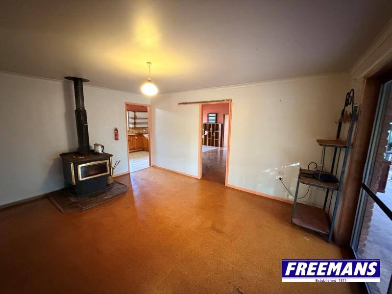 102 Barrons Road, Kingaroy For Sale by Farmbuy.com - image 4