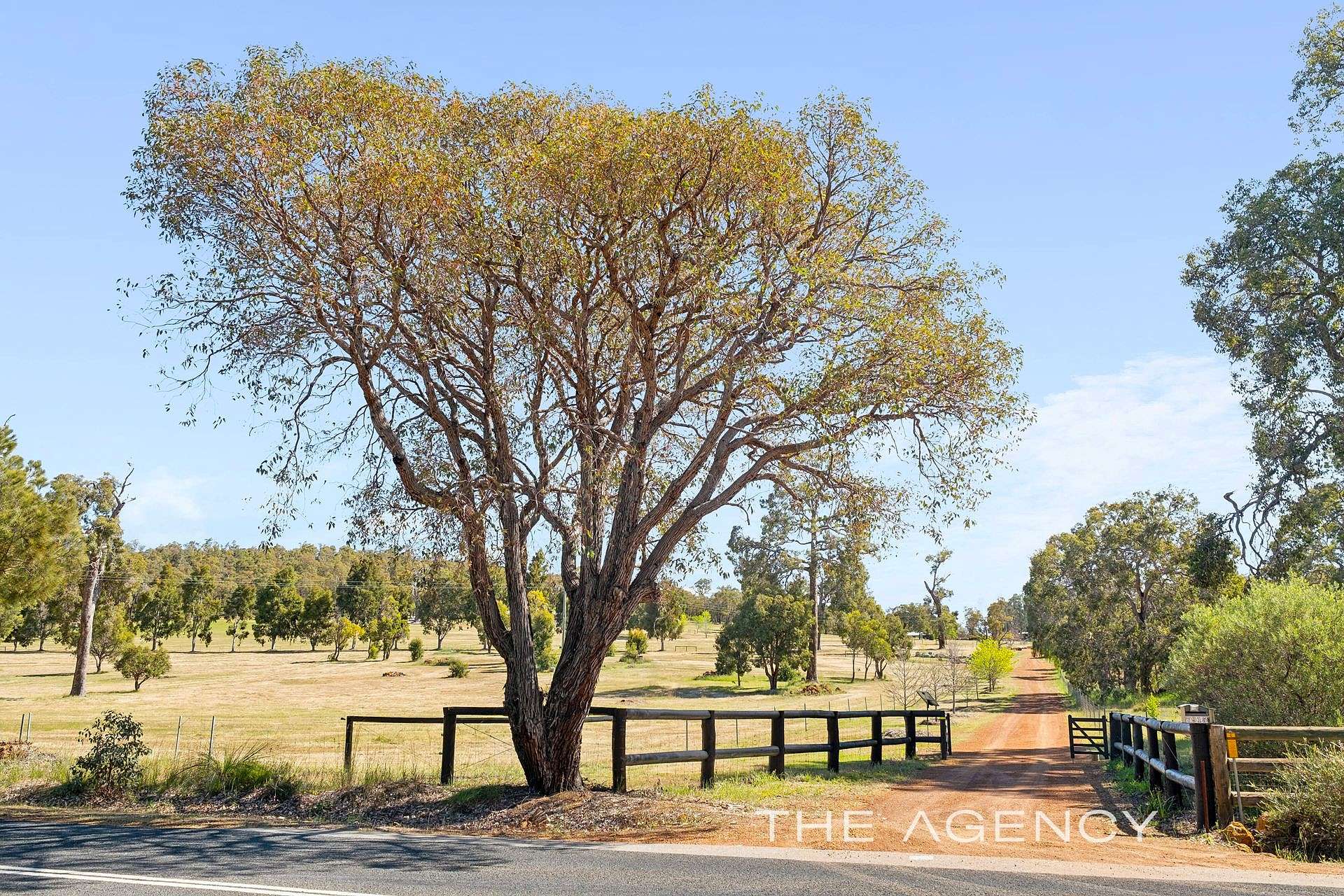 7915 Lilydale Road, Gidgegannup For Sale by Farmbuy.com - image 2