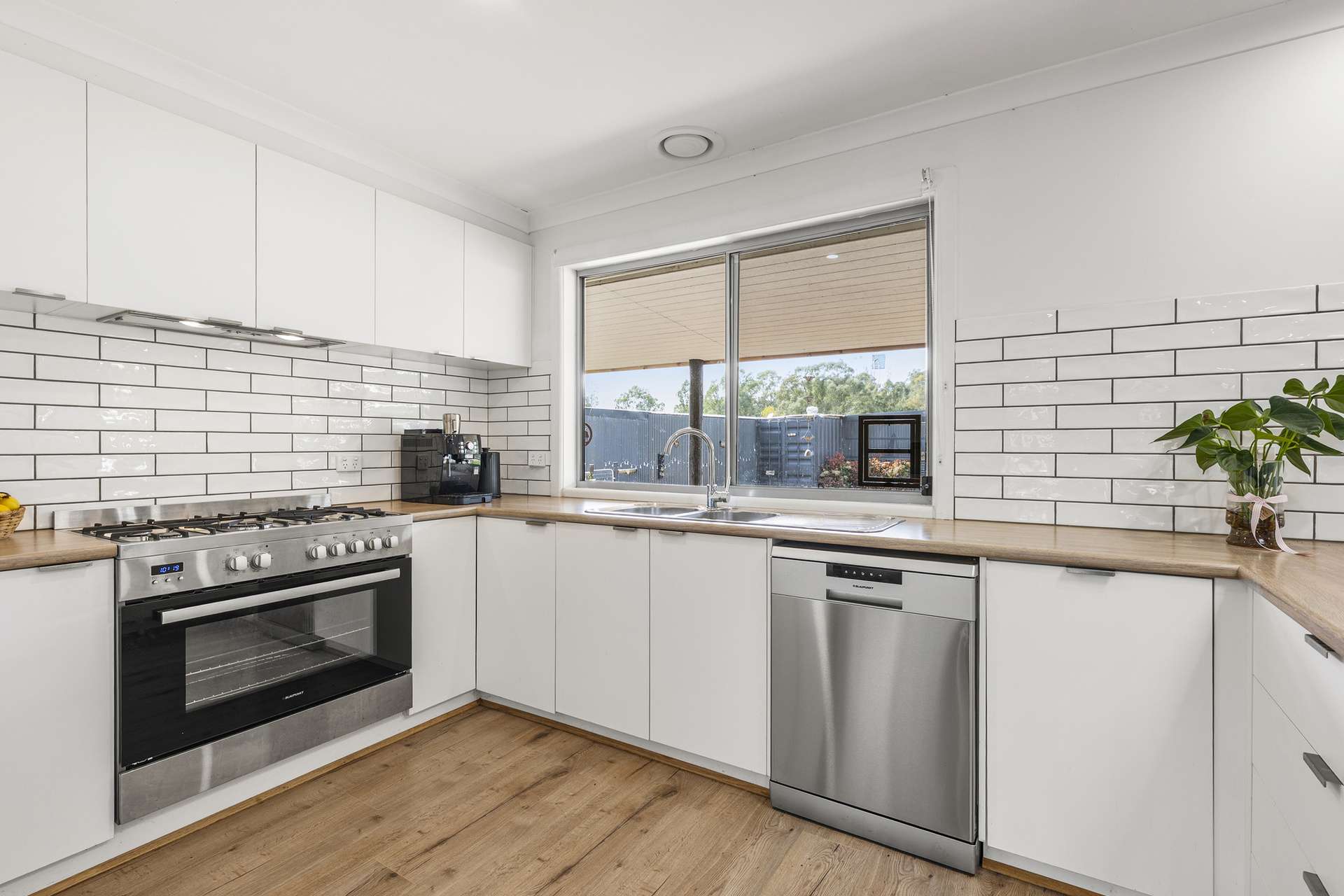 17 McDiarmids Road, Violet Town For Sale by Farmbuy.com - image 11