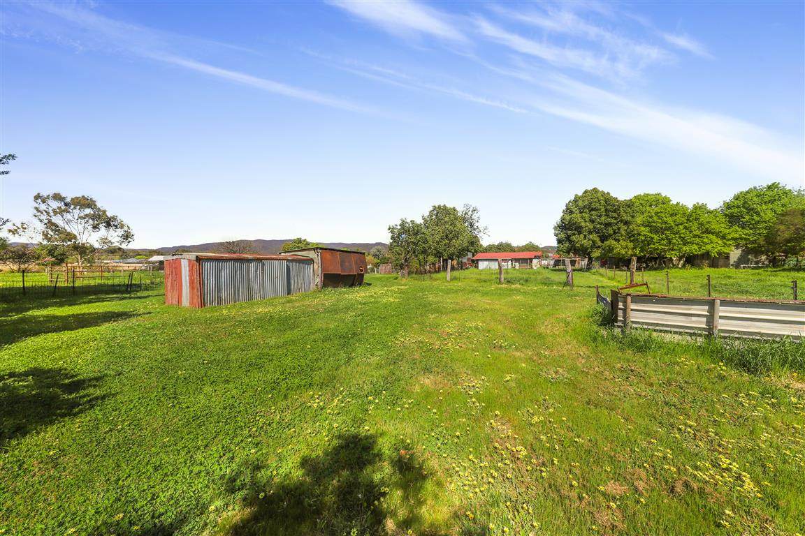 112 Russell Street, Tumut For Sale by Farmbuy.com - image 16