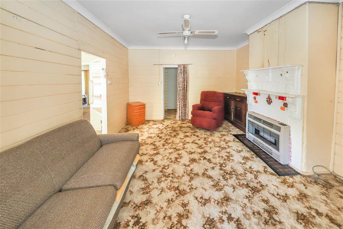 112 Russell Street, Tumut For Sale by Farmbuy.com - image 8