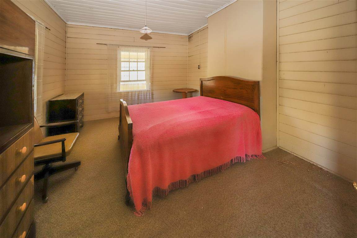 112 Russell Street, Tumut For Sale by Farmbuy.com - image 11