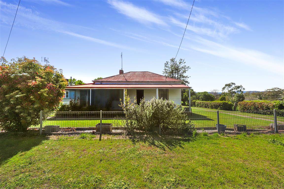 112 Russell Street, Tumut For Sale by Farmbuy.com - image 6