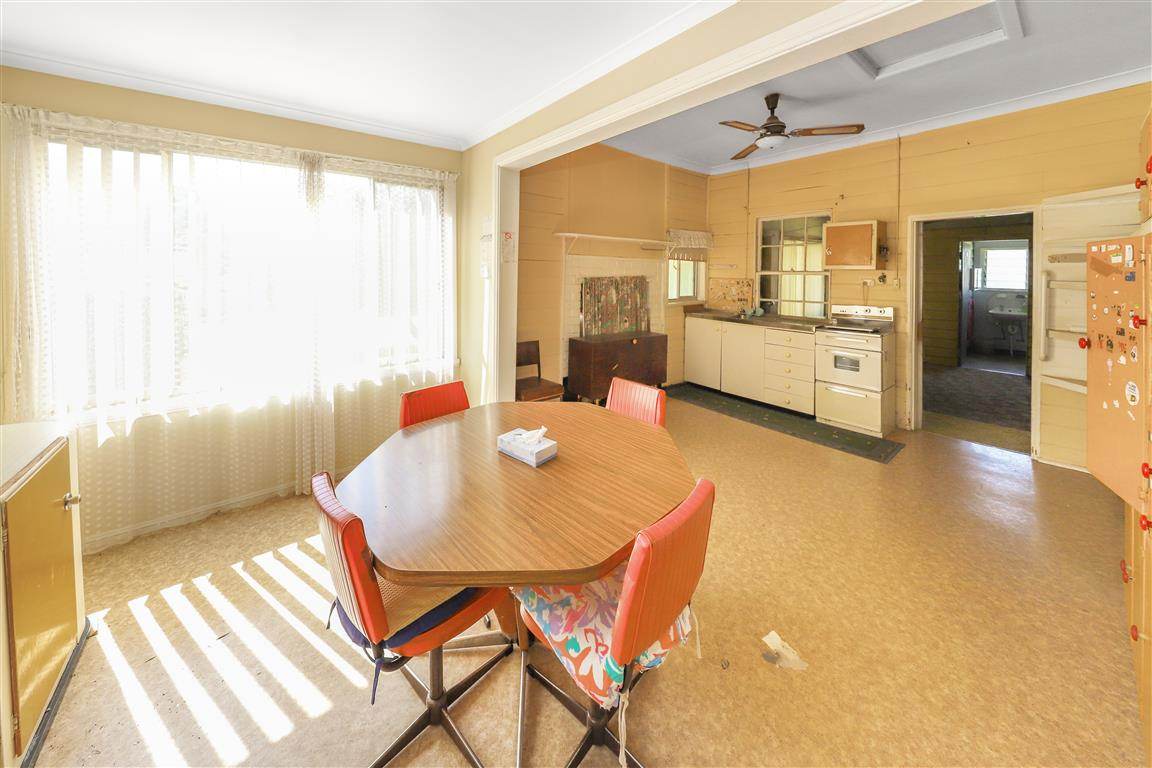 112 Russell Street, Tumut For Sale by Farmbuy.com - image 4