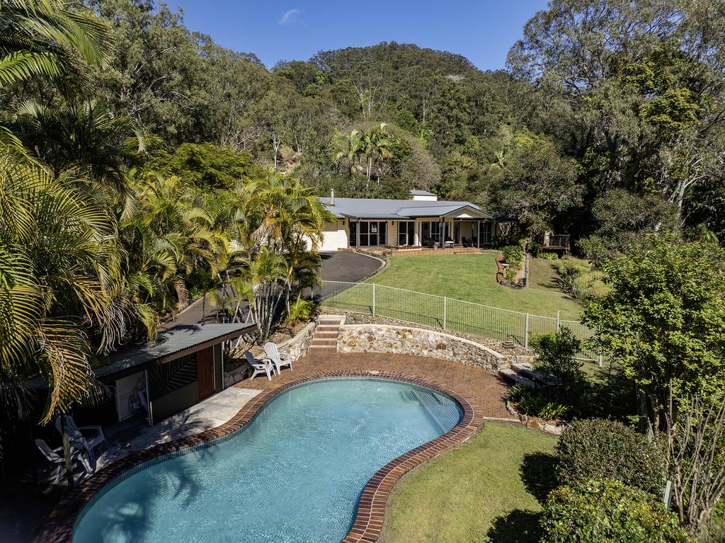 239 Towen Mount Road, Towen Mountain QLD 4560