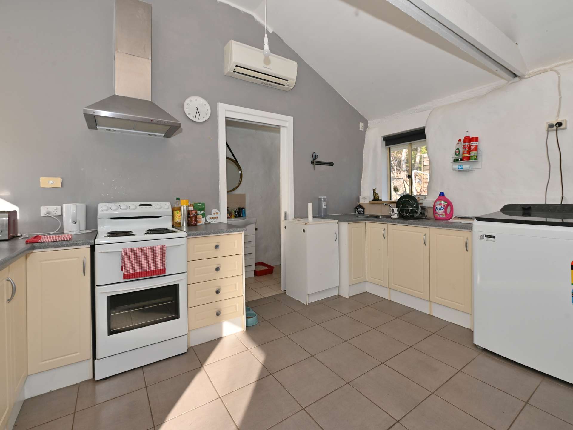33 Tongatabu Road, Dromedary For Sale by Farmbuy.com - image 27