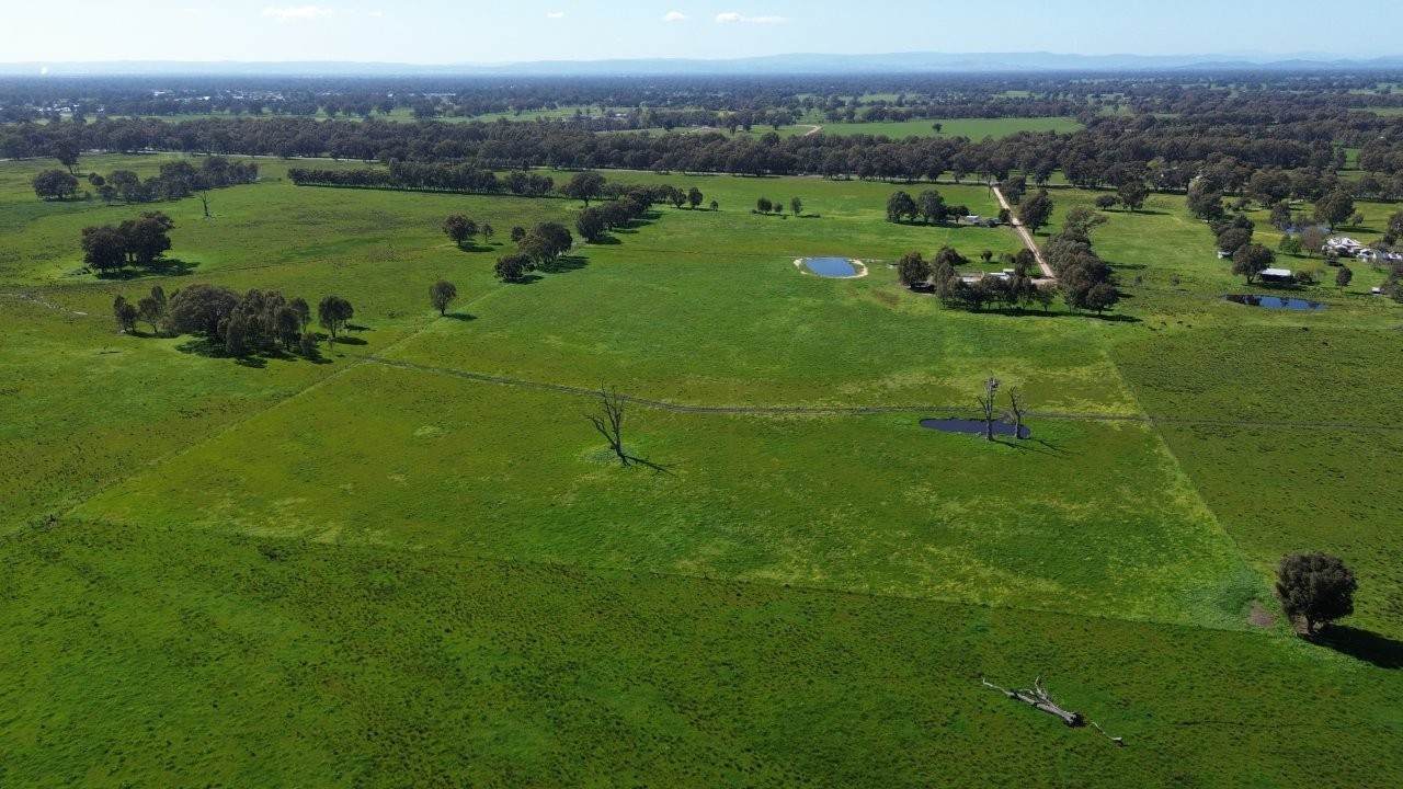 104 Glenrowan Road, Wangaratta South For Sale by Farmbuy.com - image 18