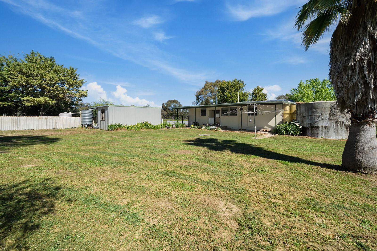 104 Glenrowan Road, Wangaratta South For Sale by Farmbuy.com - image 10