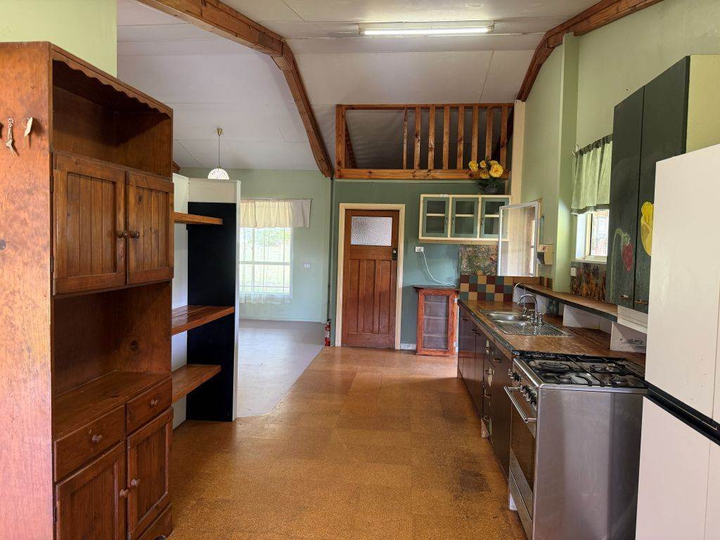 271 Ellwood Road, Applethorpe For Sale by Farmbuy.com - image 8